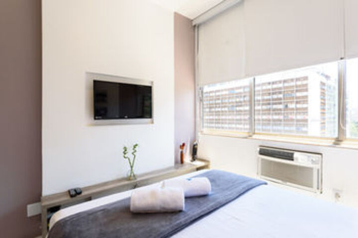 Room 10 of 38
