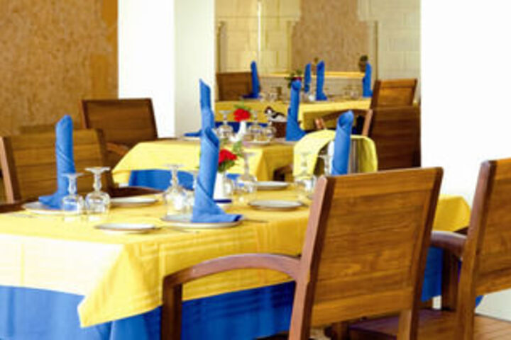 Dining 49 of 54
