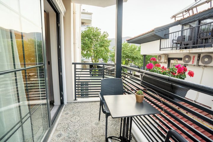 Terrace/Patio 36 of 38