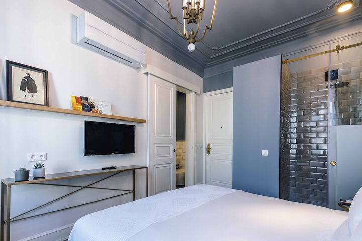 Room 15 of 54