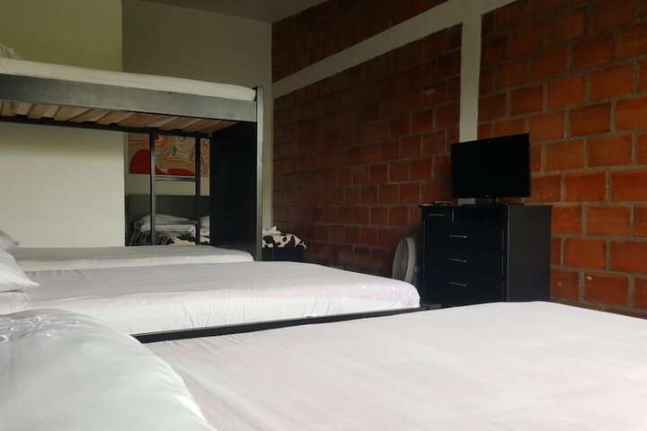 Room 27 of 39