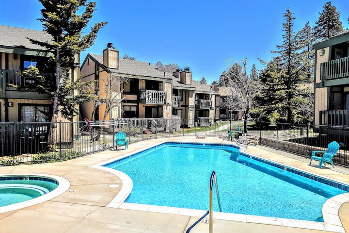 Pool 10 of 16