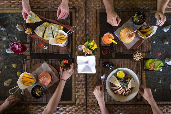 Dining 75 of 78