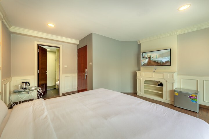 Room 35 of 73