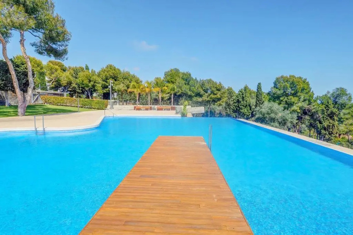 Pool 16 of 26