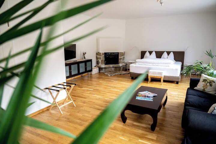 Room 6 of 38
