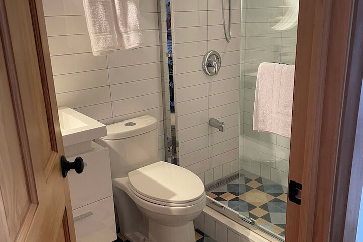 Room 28 of 36