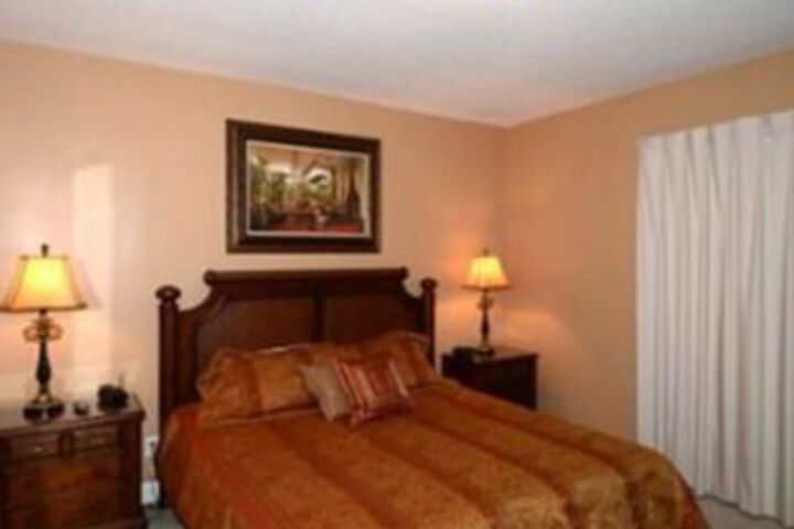Room 12 of 16