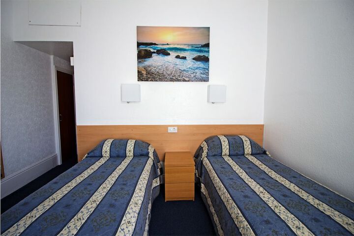 Room 11 of 41