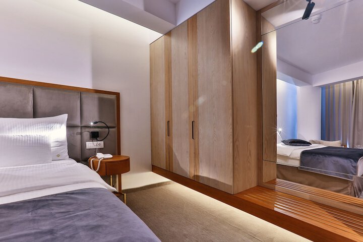 Room 8 of 78