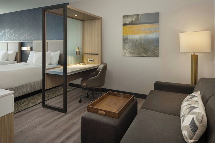 Room 15 of 32