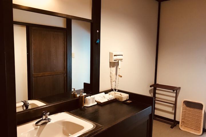 Room 21 of 66
