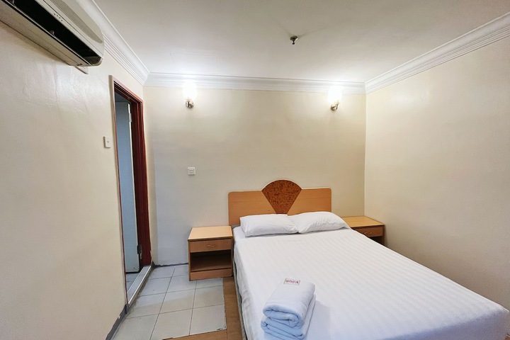 Room 48 of 82