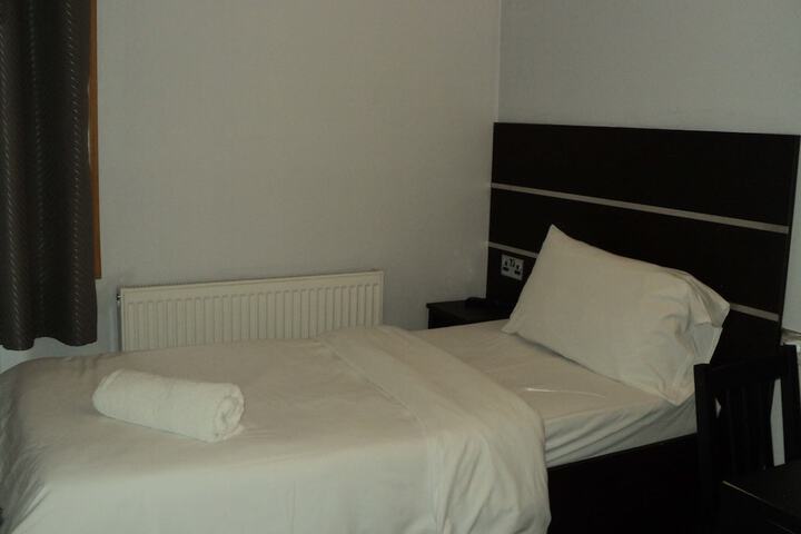 Room 5 of 72