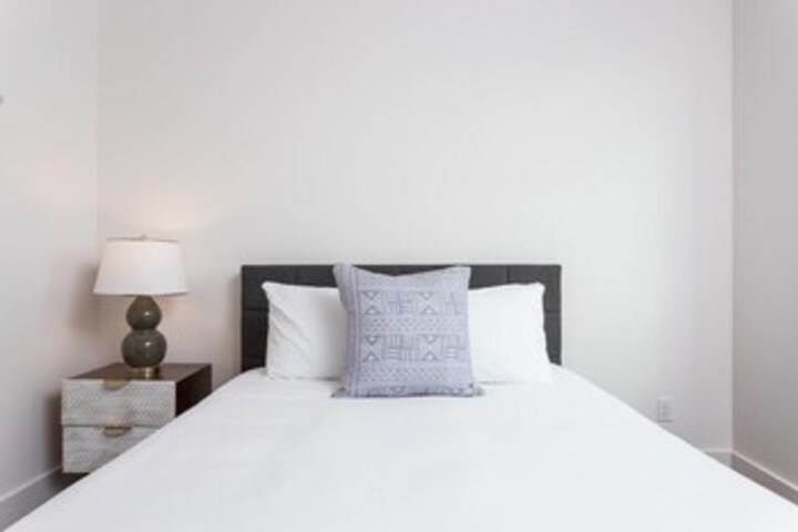 Room 32 of 54