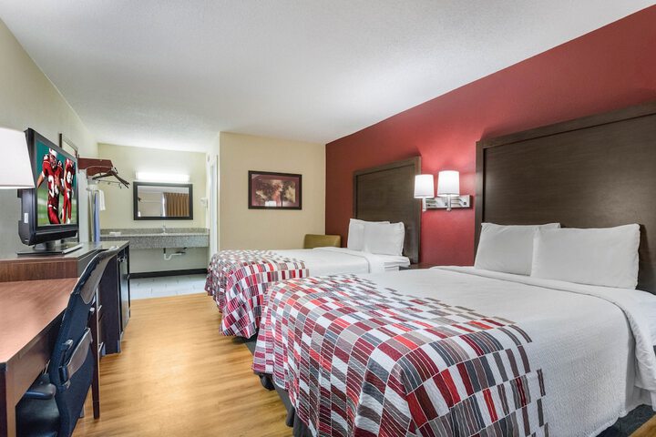 Double Deluxe King Bed (6 of 6)