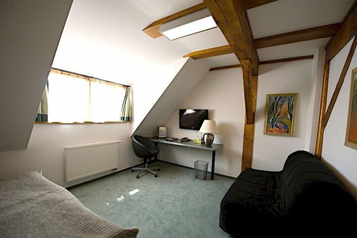 Room 19 of 47