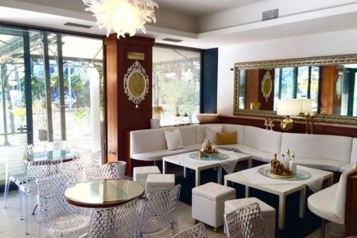 Lounge 29 of 59