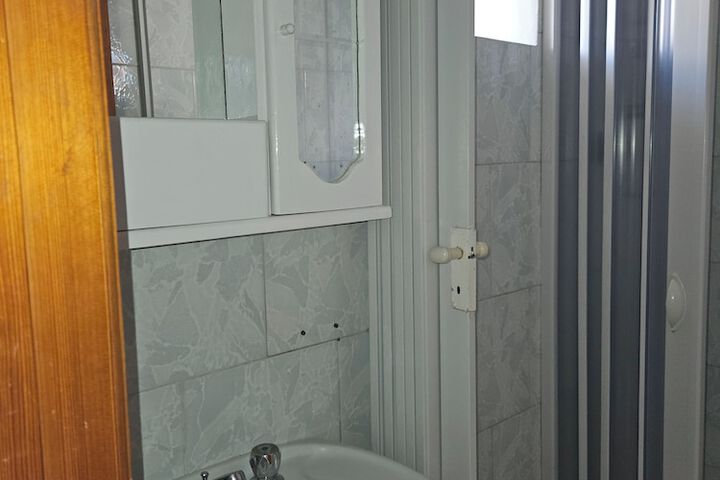 Room 93 of 107