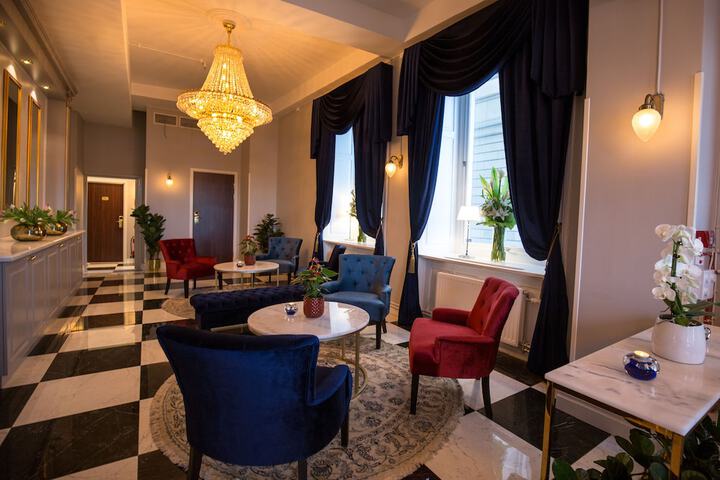 Guest Lobby