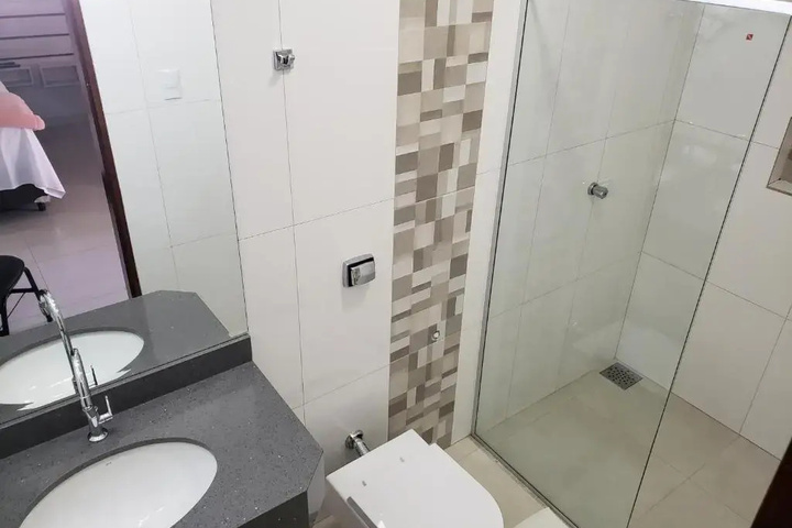 Room 5 of 7