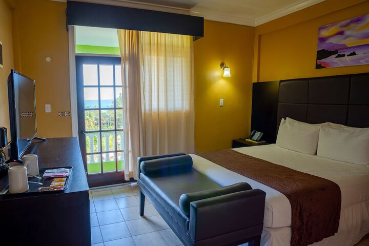 Room 4 of 63