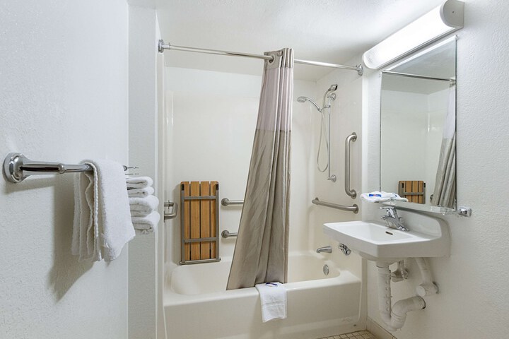 Clean Restrooms