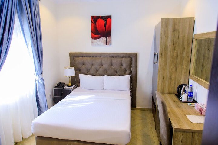 Room 5 of 26