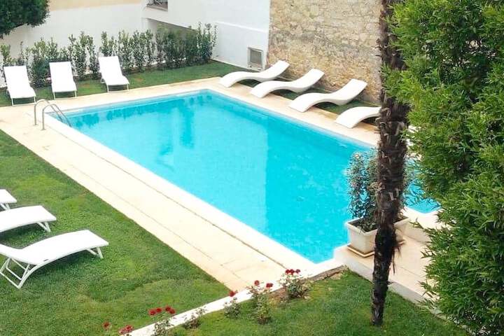 Pool 70 of 92