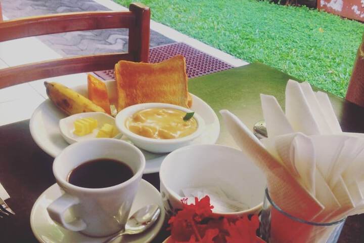 Breakfast/Coffee Service 31 of 38