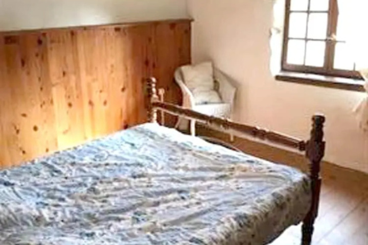 Room 5 of 17