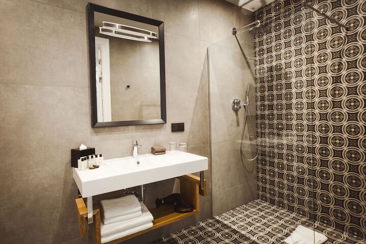 Room 43 of 75