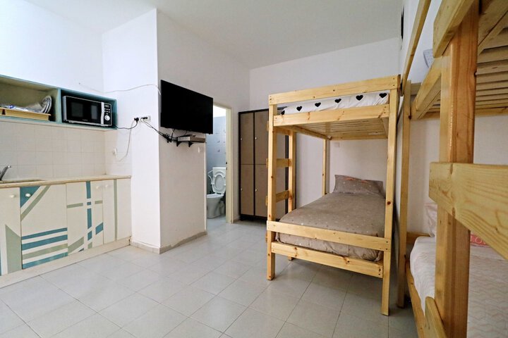 Room 16 of 70