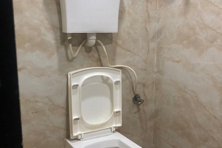 Room 4 of 15