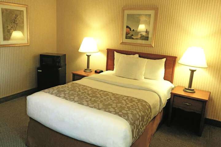 1 King Bed (11 of 11)
