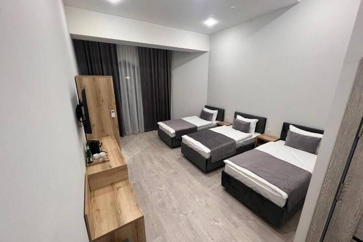 Room 7 of 10