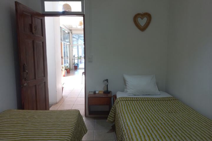 Room 93 of 269