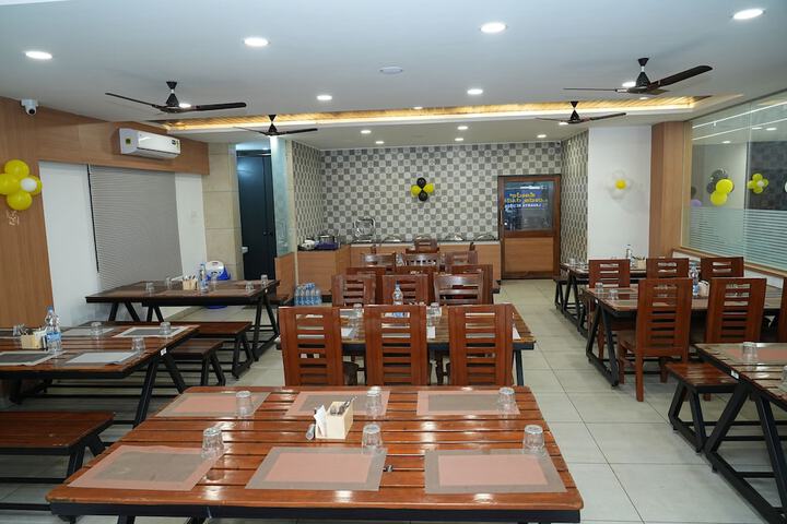 Dining 52 of 67