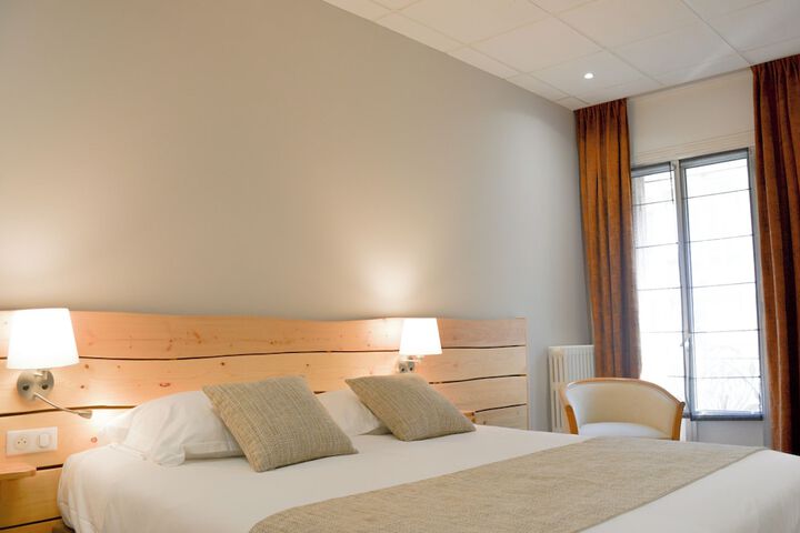 Room 36 of 100