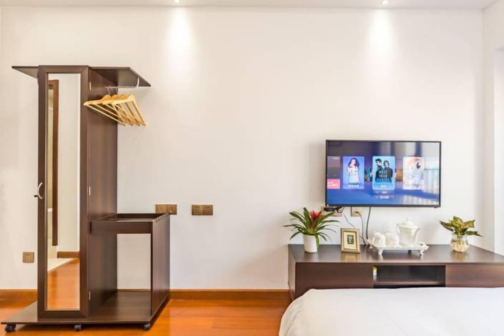 Room 16 of 27