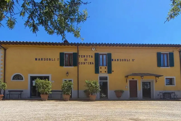 Cortina E Mandorli