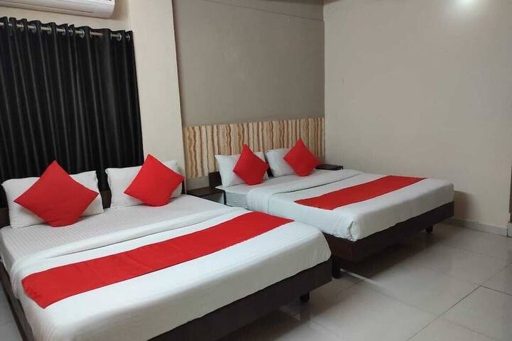 Room 6 of 7