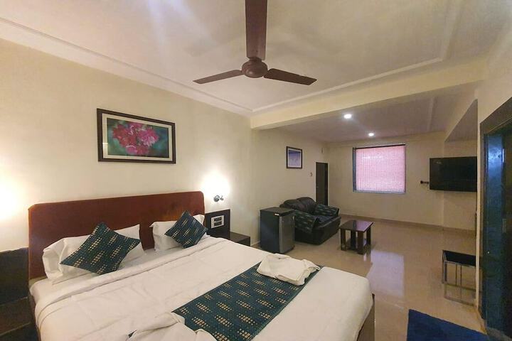 Room 15 of 27