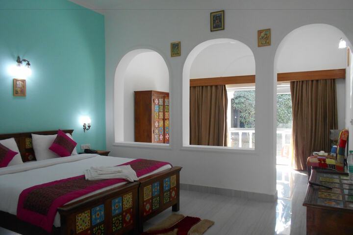 Room 15 of 33