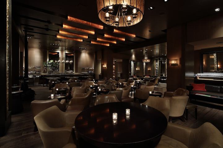 Lounge 186 of 216