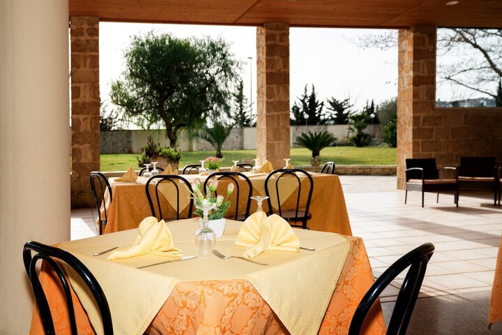 Dining Photos