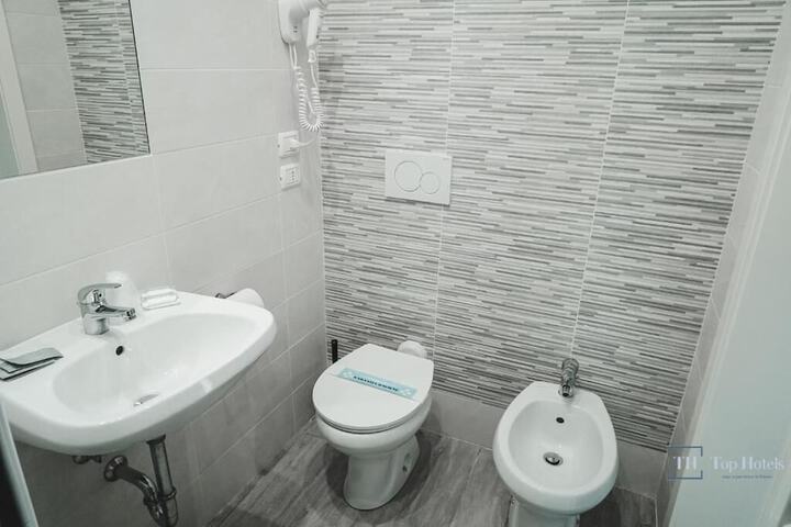 Room 13 of 24