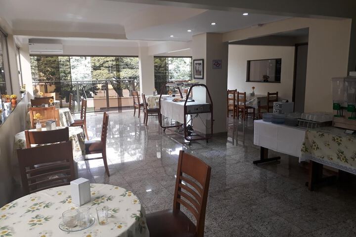 Dining 15 of 22