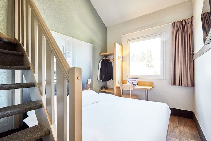 Room 5 of 47