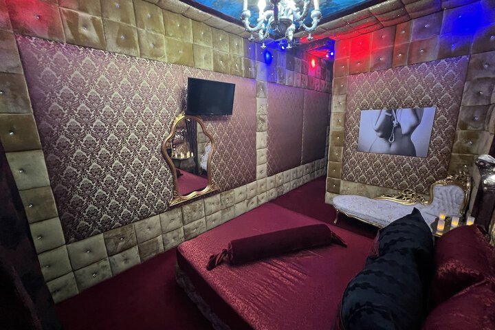 Room 35 of 96